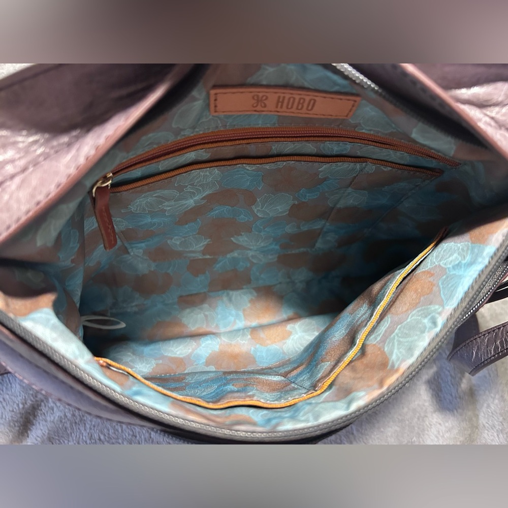 Hobo International Larkin Genuine Leather Crossbody - Picture 9 of 11